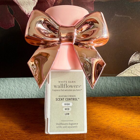NEW Bow Scent Control™ Wallflowers Fragrance Plug Bath and Body Works - Picture 5 of 5